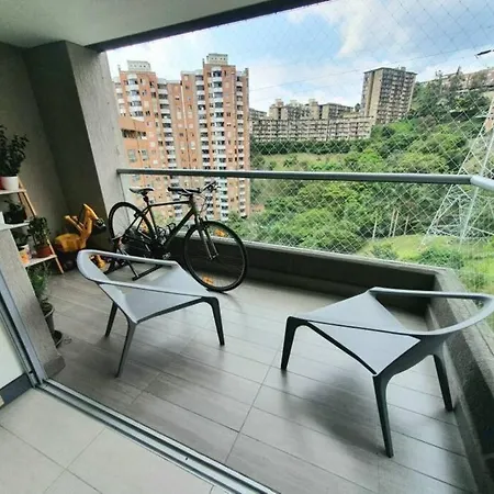 Moderno Apartamento En El Corazon Del Poblado